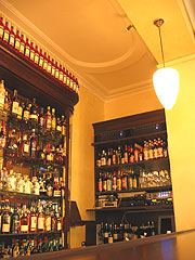 An der Bar munden köstliche Cocktails (Foto: Barbara E. Euler)